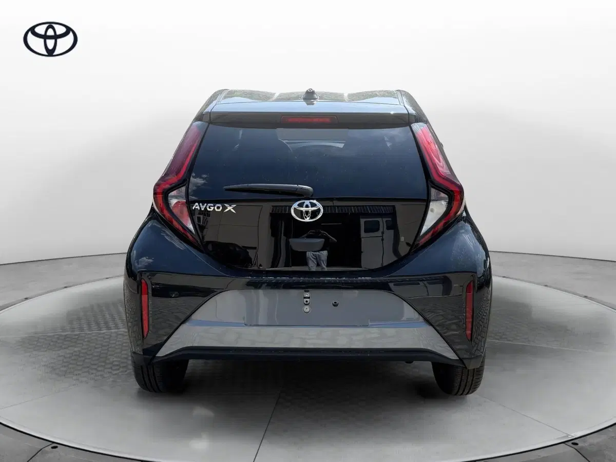 Toyota Aygo X nuova a Como (4)