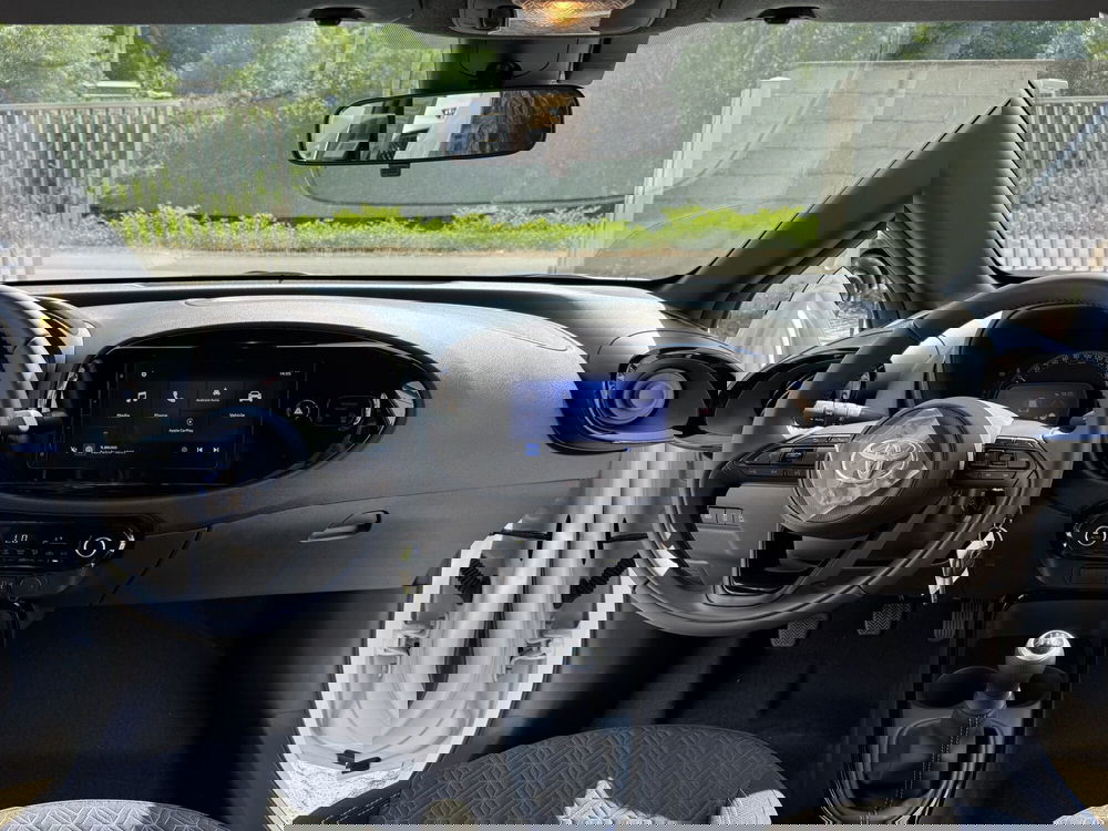 Toyota Aygo X nuova a Como (8)