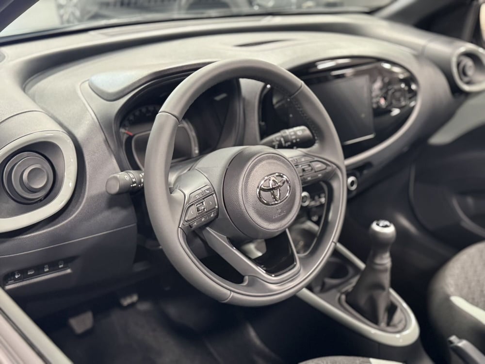 Toyota Aygo X nuova a Brescia (10)