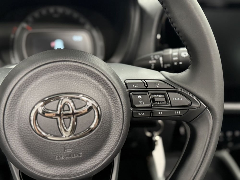 Toyota Aygo X nuova a Brescia (11)