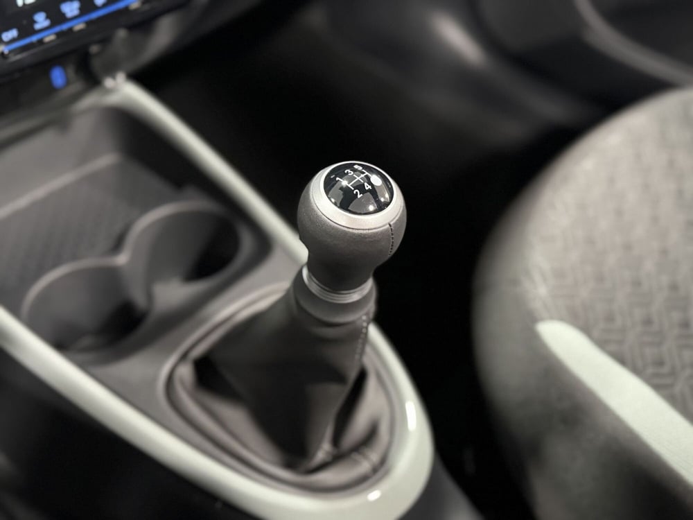 Toyota Aygo X nuova a Brescia (15)