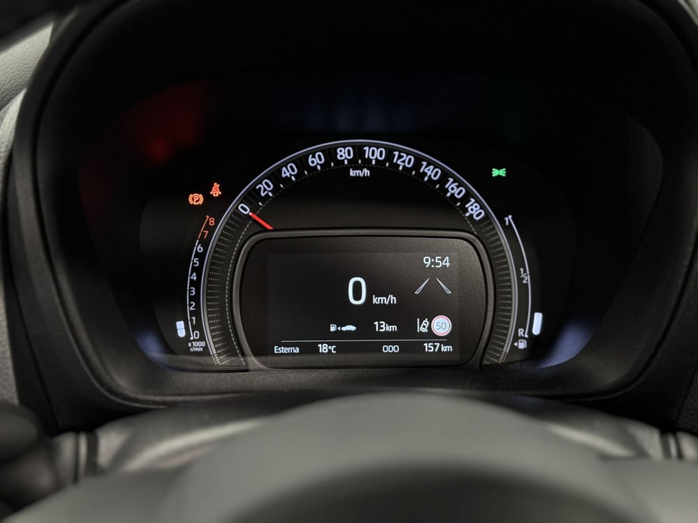 Toyota Aygo X nuova a Brescia (16)