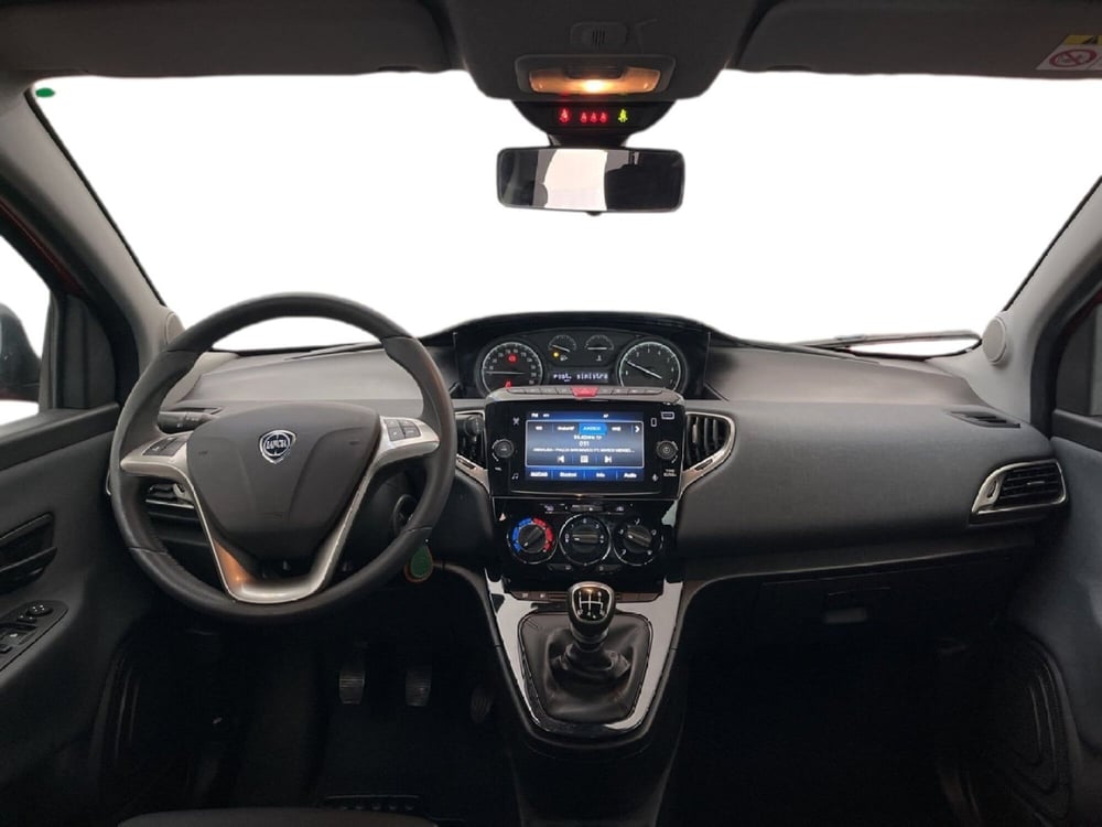 Lancia Ypsilon usata a Torino (11)