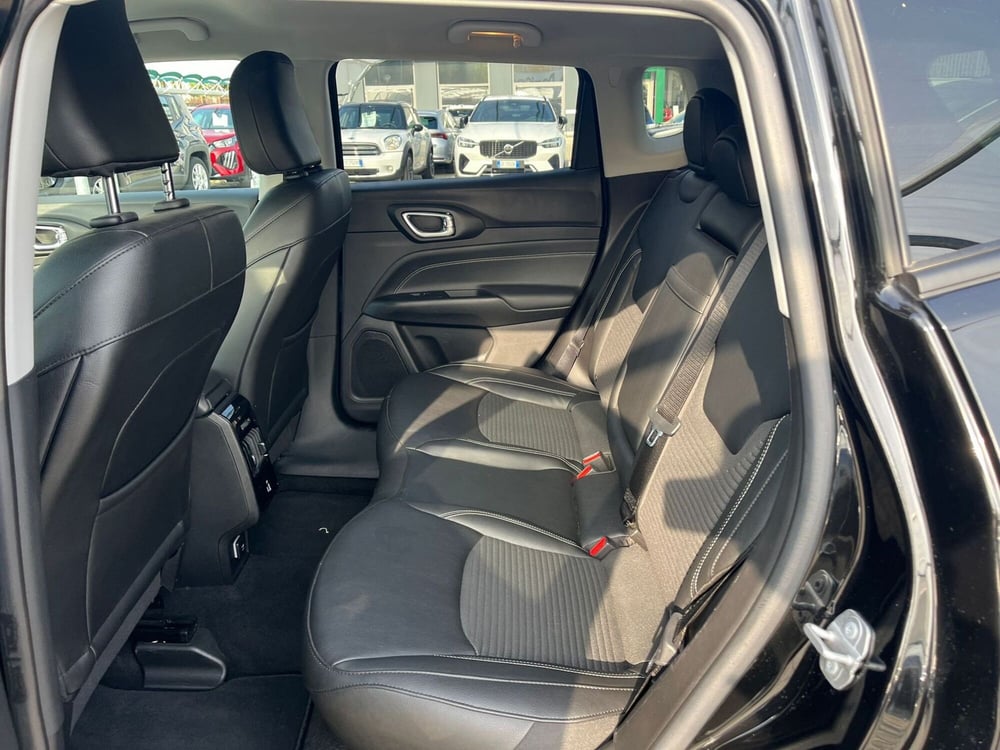Jeep Compass usata a Milano (13)