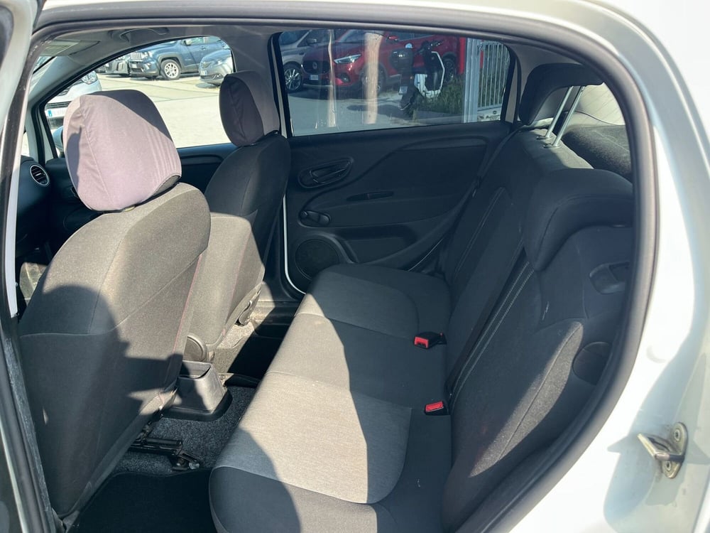 Fiat Punto usata a Milano (12)