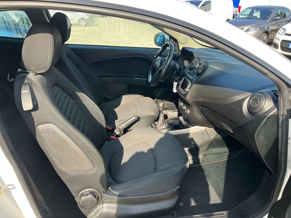 Alfa Romeo MiTo usata a Milano (12)