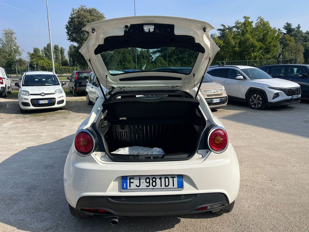 Alfa Romeo MiTo usata a Milano (9)