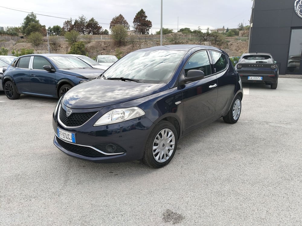 Lancia Ypsilon usata a Matera