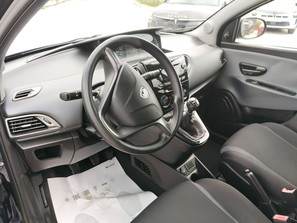 Lancia Ypsilon usata a Matera (10)