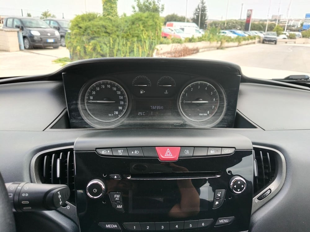 Lancia Ypsilon usata a Matera (11)