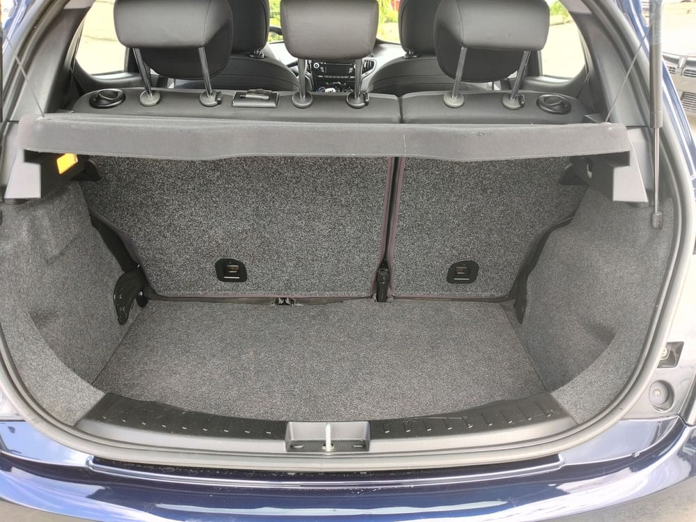 Lancia Ypsilon usata a Matera (14)