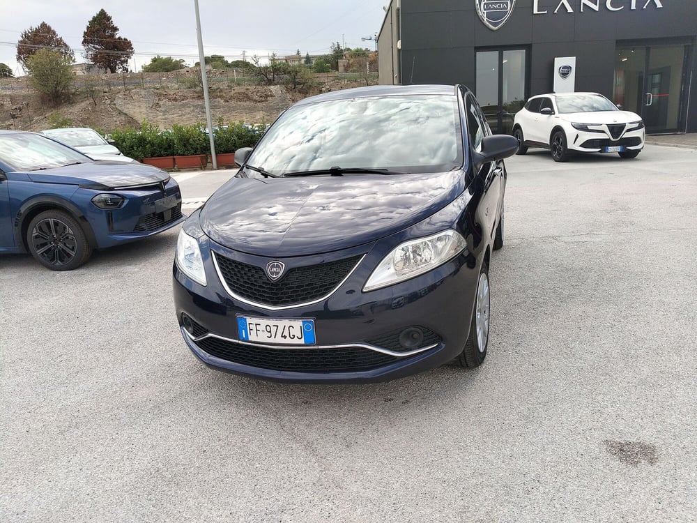 Lancia Ypsilon usata a Matera (2)