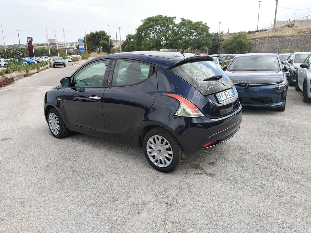 Lancia Ypsilon usata a Matera (7)