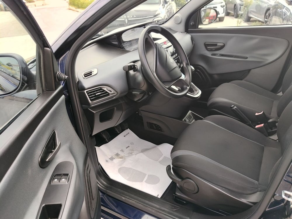 Lancia Ypsilon usata a Matera (9)