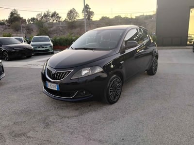 Lancia Ypsilon 1.0 FireFly 5 porte S&amp;S Hybrid Ecochic Gold del 2021 usata a Matera