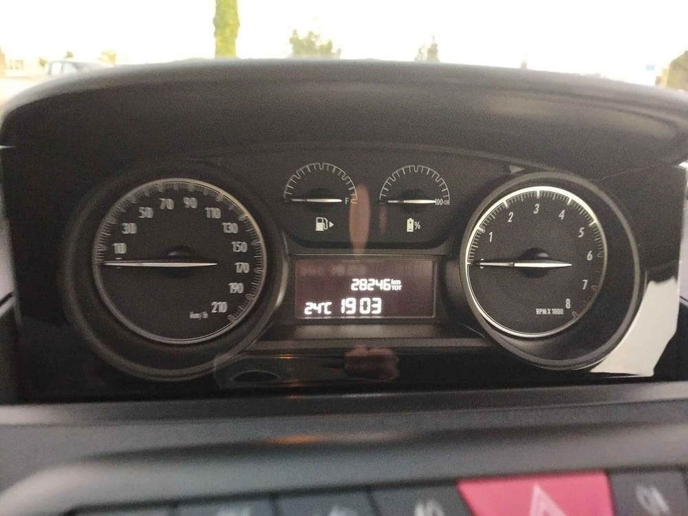 Lancia Ypsilon usata a Matera (12)