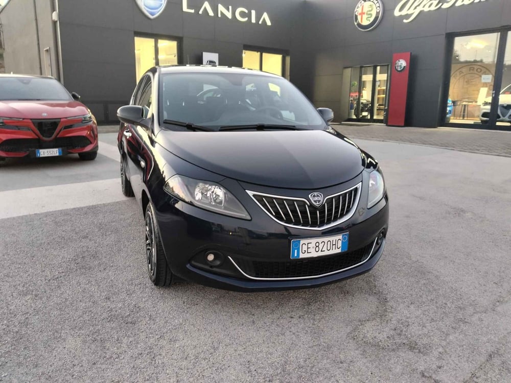 Lancia Ypsilon usata a Matera (3)