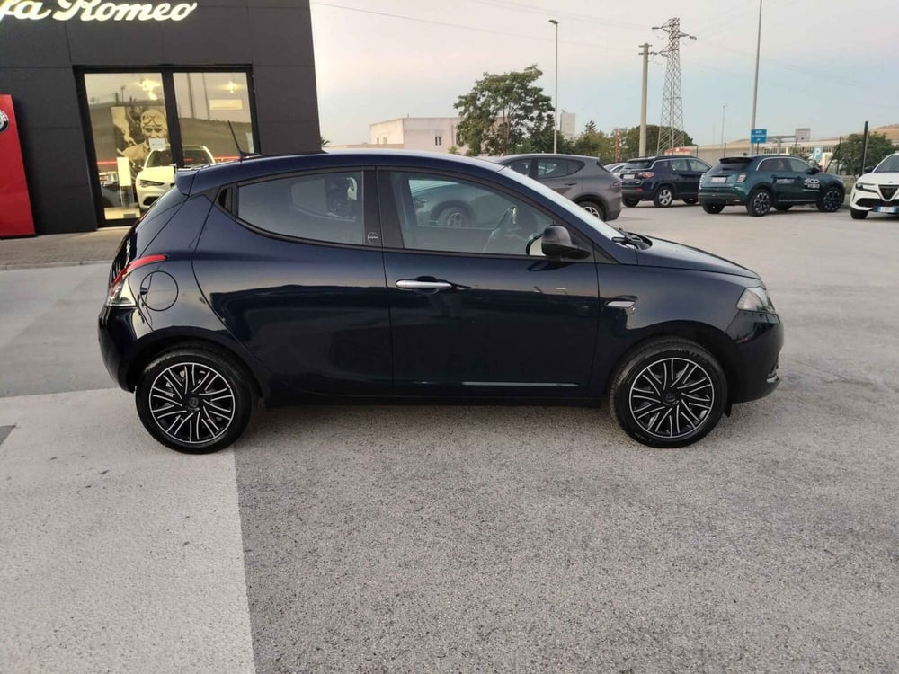 Lancia Ypsilon usata a Matera (5)