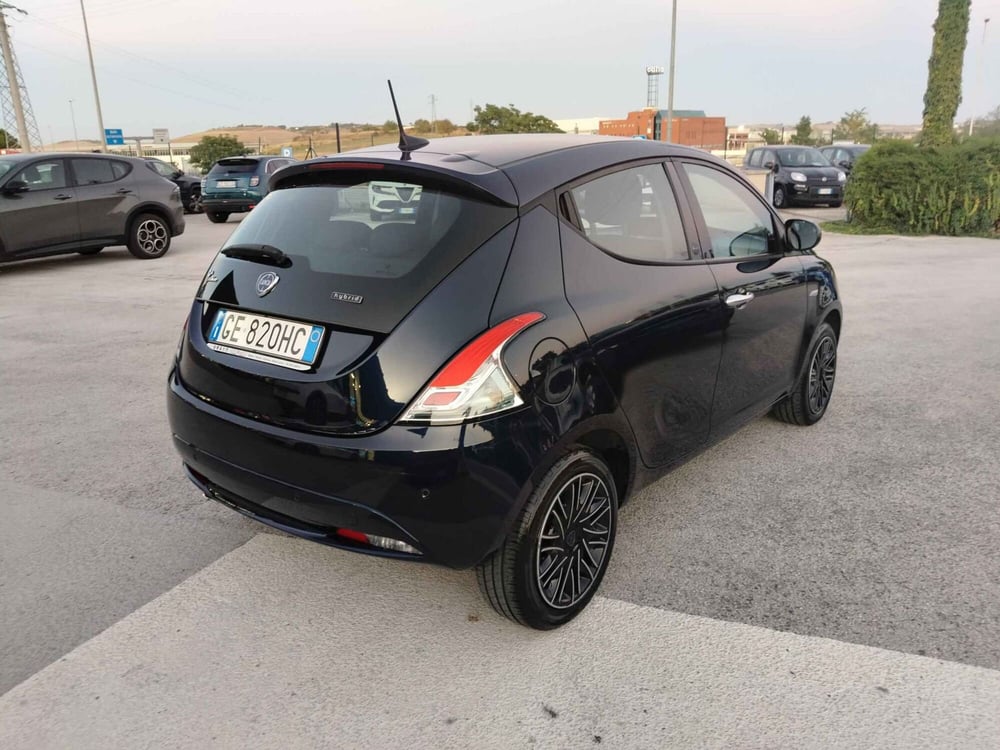 Lancia Ypsilon usata a Matera (7)