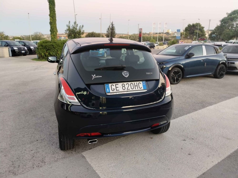 Lancia Ypsilon usata a Matera (8)