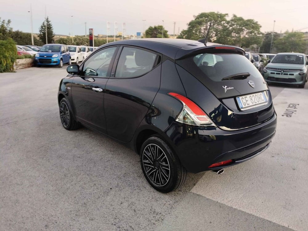 Lancia Ypsilon usata a Matera (9)