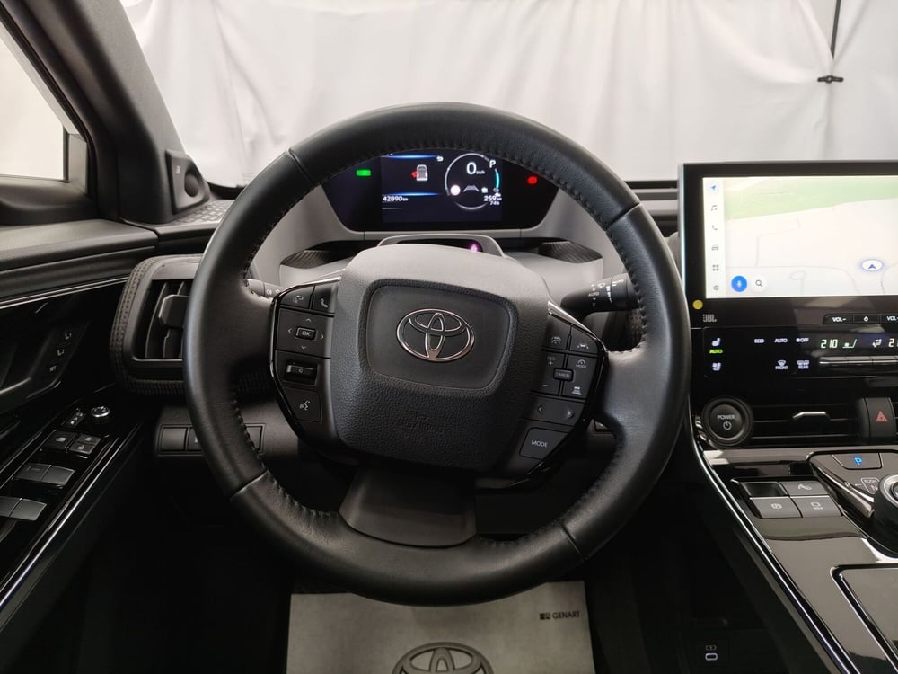 Toyota bZ4X usata a Roma (10)