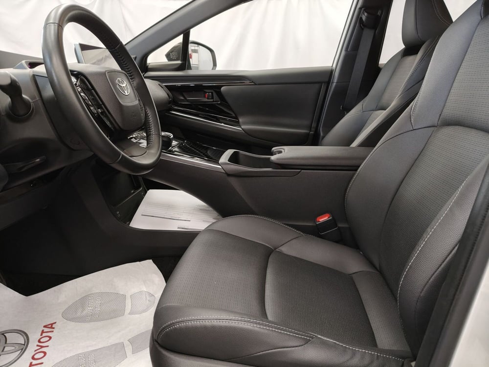 Toyota bZ4X usata a Roma (14)