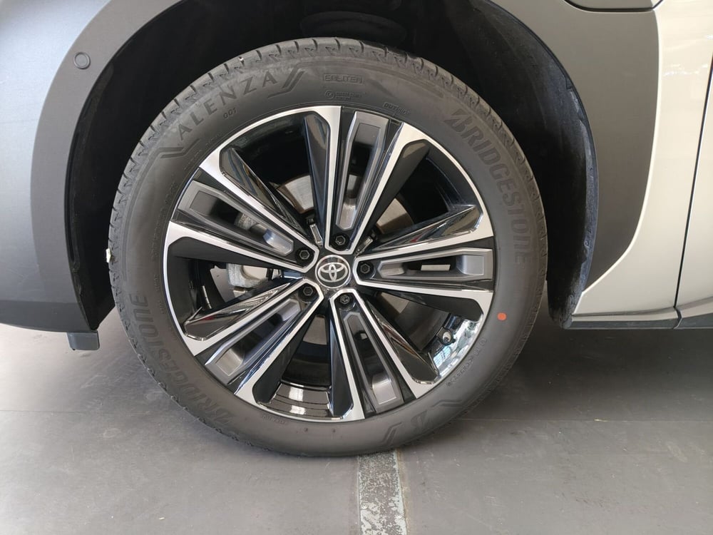 Toyota bZ4X usata a Roma (18)