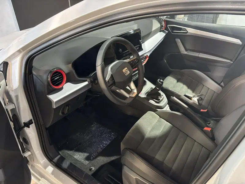SEAT Ibiza nuova a Ferrara (9)