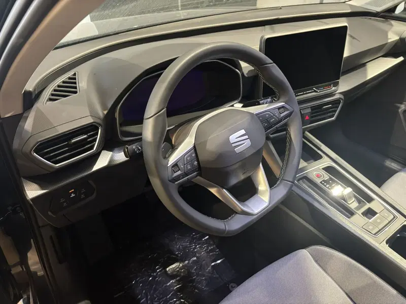 SEAT Leon ST nuova a Ferrara (10)