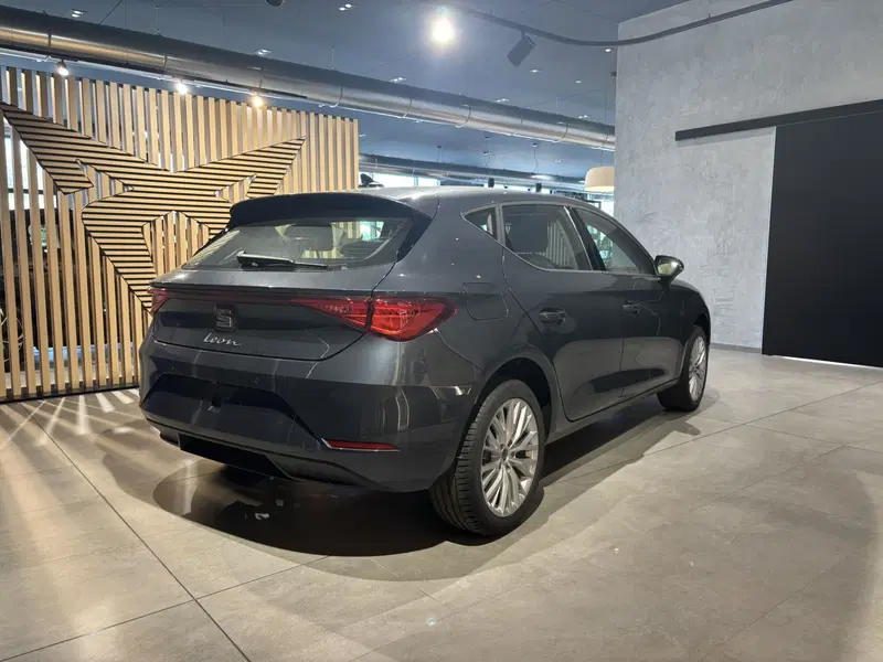 SEAT Leon ST nuova a Ferrara (5)