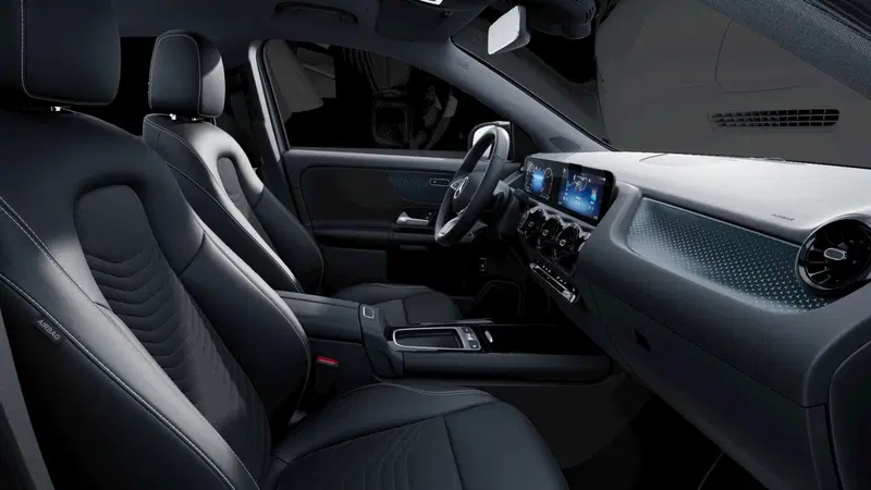 Mercedes-Benz GLA SUV nuova a Milano (6)