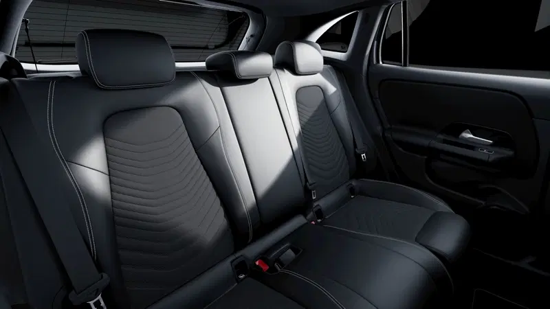 Mercedes-Benz GLA SUV nuova a Milano (7)