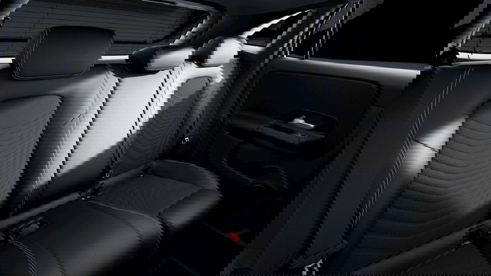 Mercedes-Benz GLA SUV nuova a Milano (7)