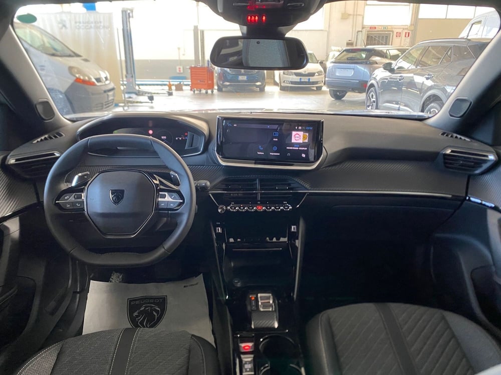 Peugeot 2008 nuova a Bari (13)