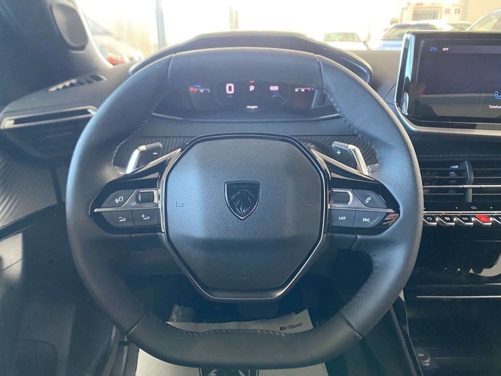 Peugeot 2008 nuova a Bari (15)
