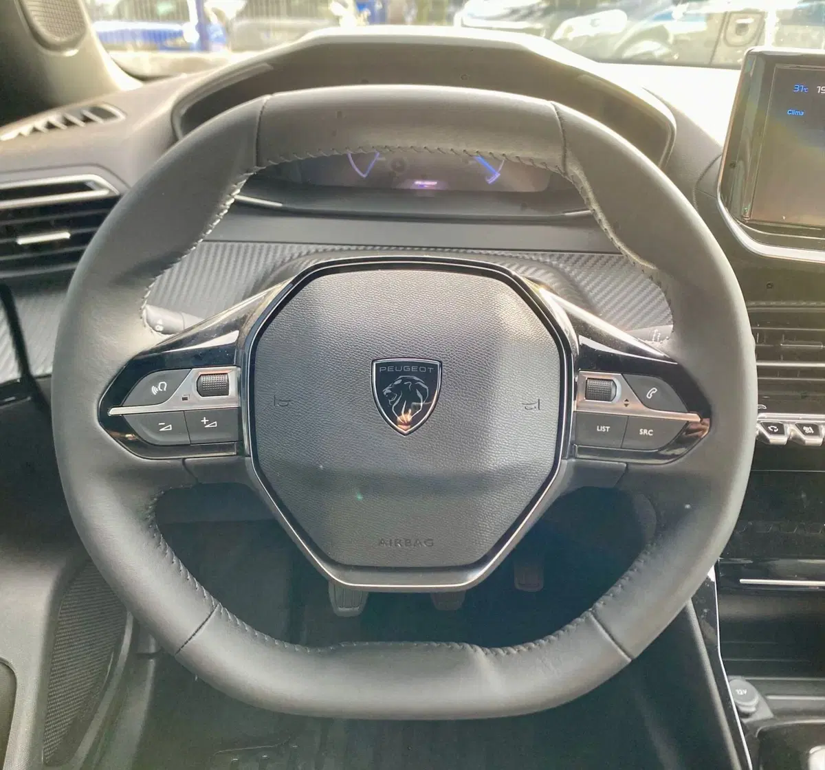 Peugeot 2008 nuova a Bari (12)