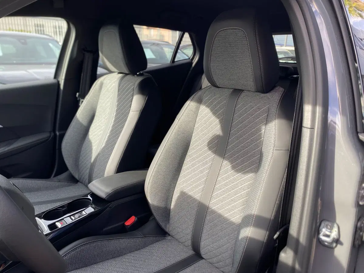 Peugeot 2008 nuova a Bari (7)