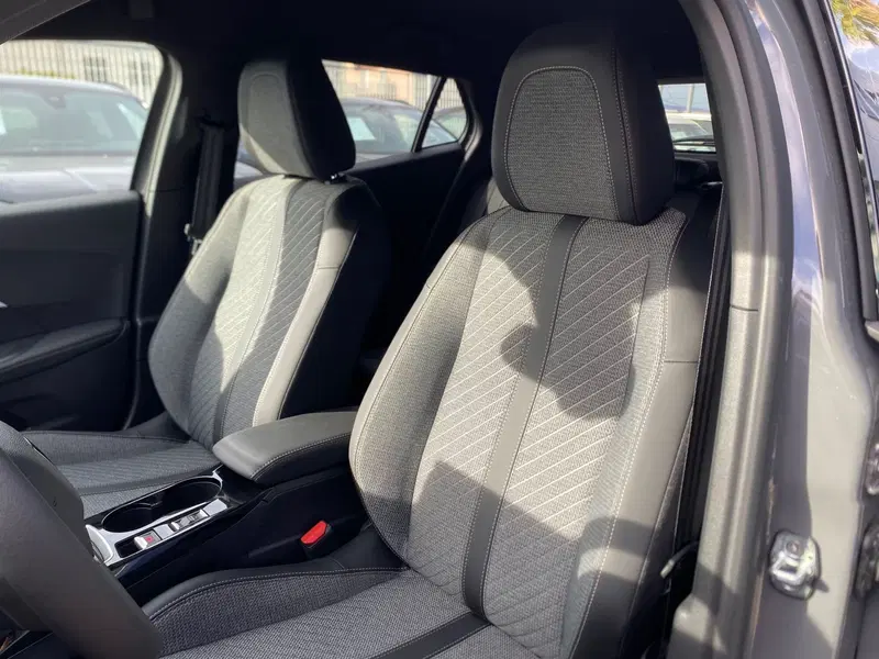 Peugeot 2008 nuova a Bari (7)