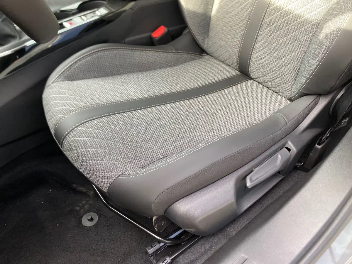 Peugeot 2008 nuova a Bari (8)