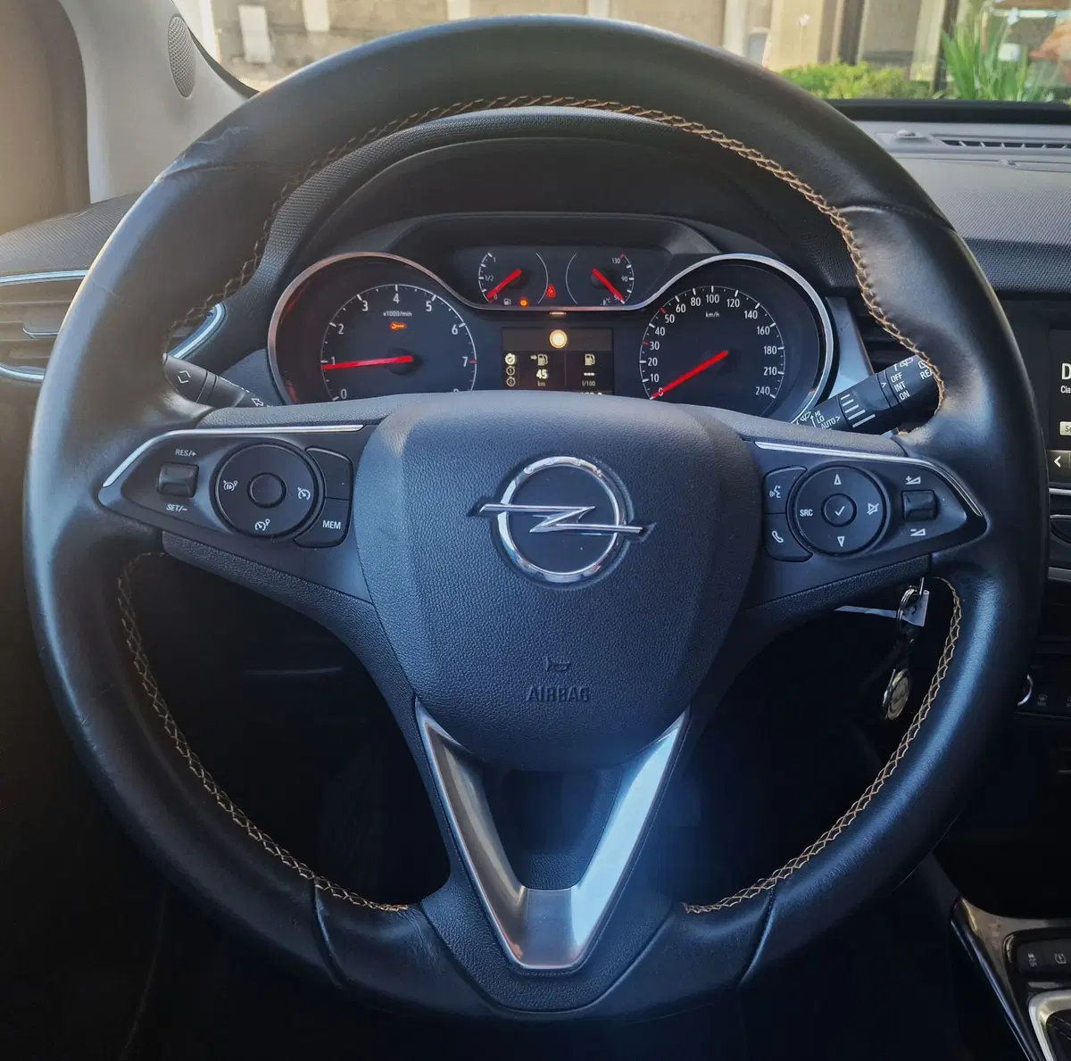 Opel Crossland X usata a Milano (10)