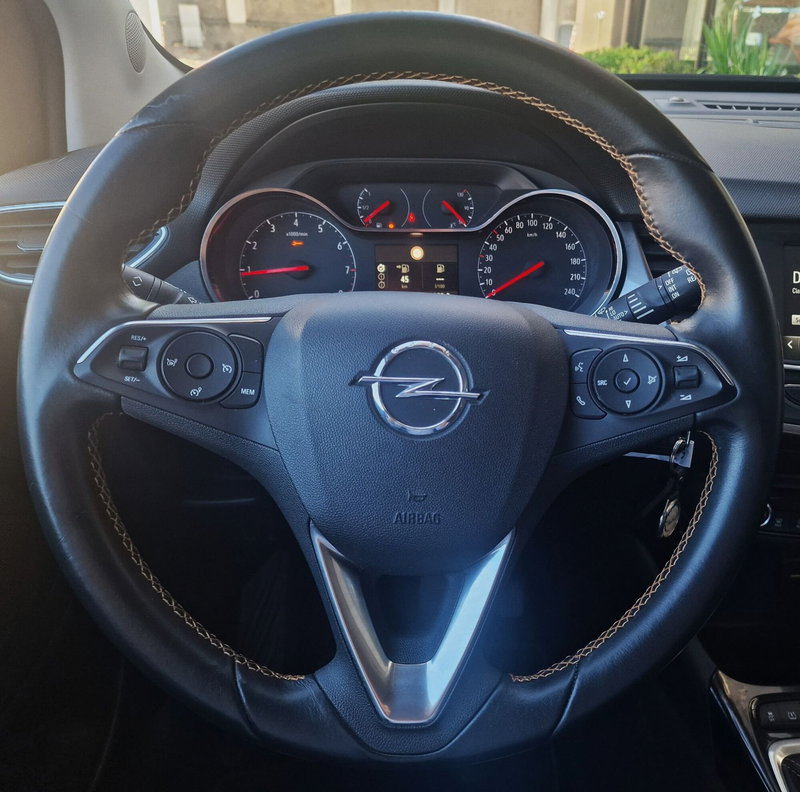 Opel Crossland X usata a Milano (10)