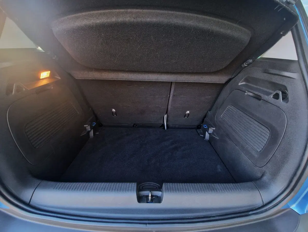 Opel Crossland X usata a Milano (12)