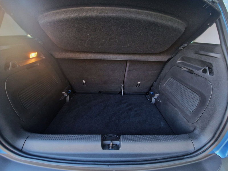 Opel Crossland X usata a Milano (12)