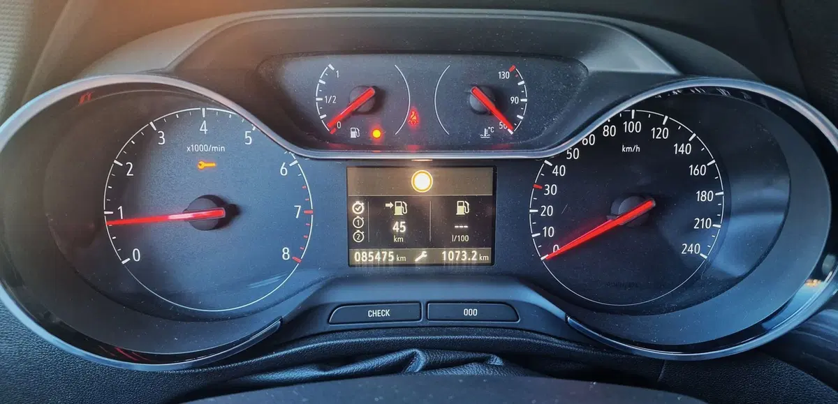 Opel Crossland X usata a Milano (9)