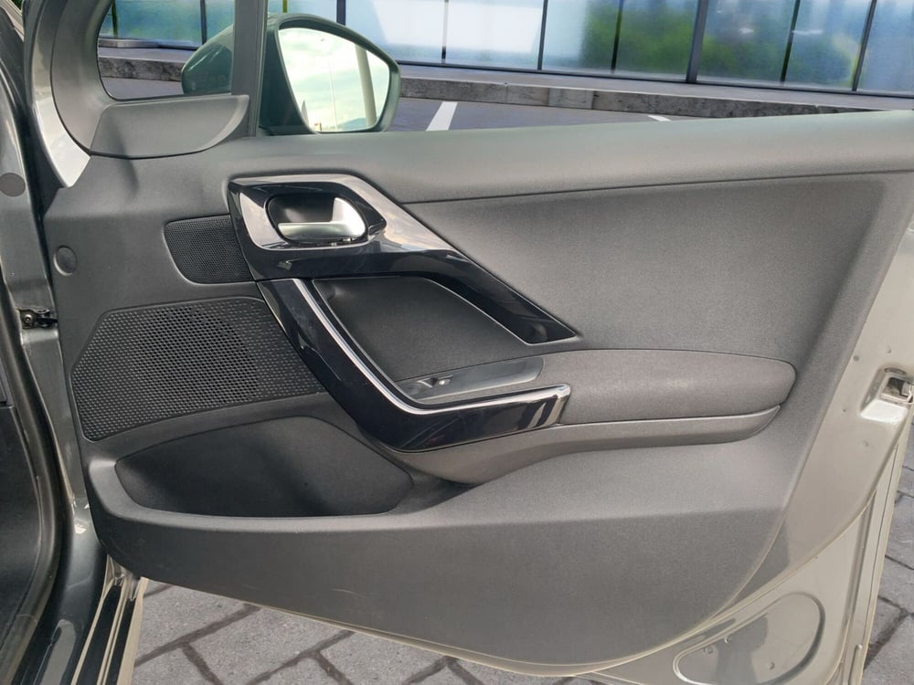 Peugeot 208 usata a Cosenza (17)