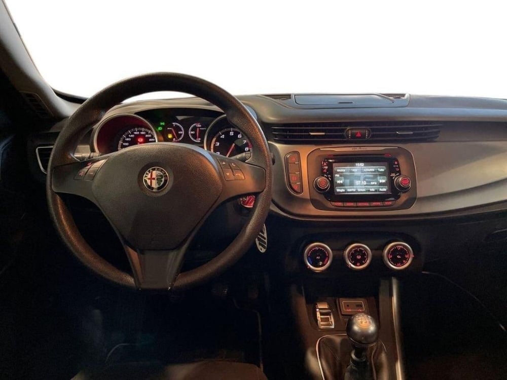 Alfa Romeo Giulietta usata a Macerata (11)