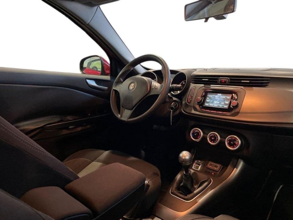Alfa Romeo Giulietta usata a Macerata (12)