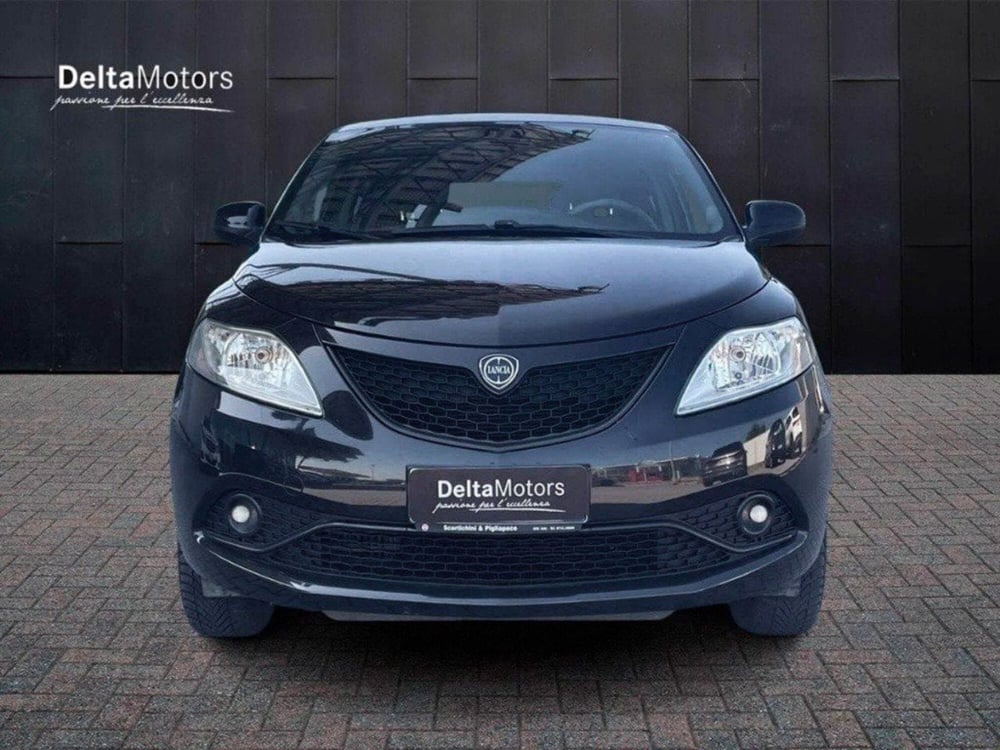 Lancia Ypsilon usata a Macerata (2)