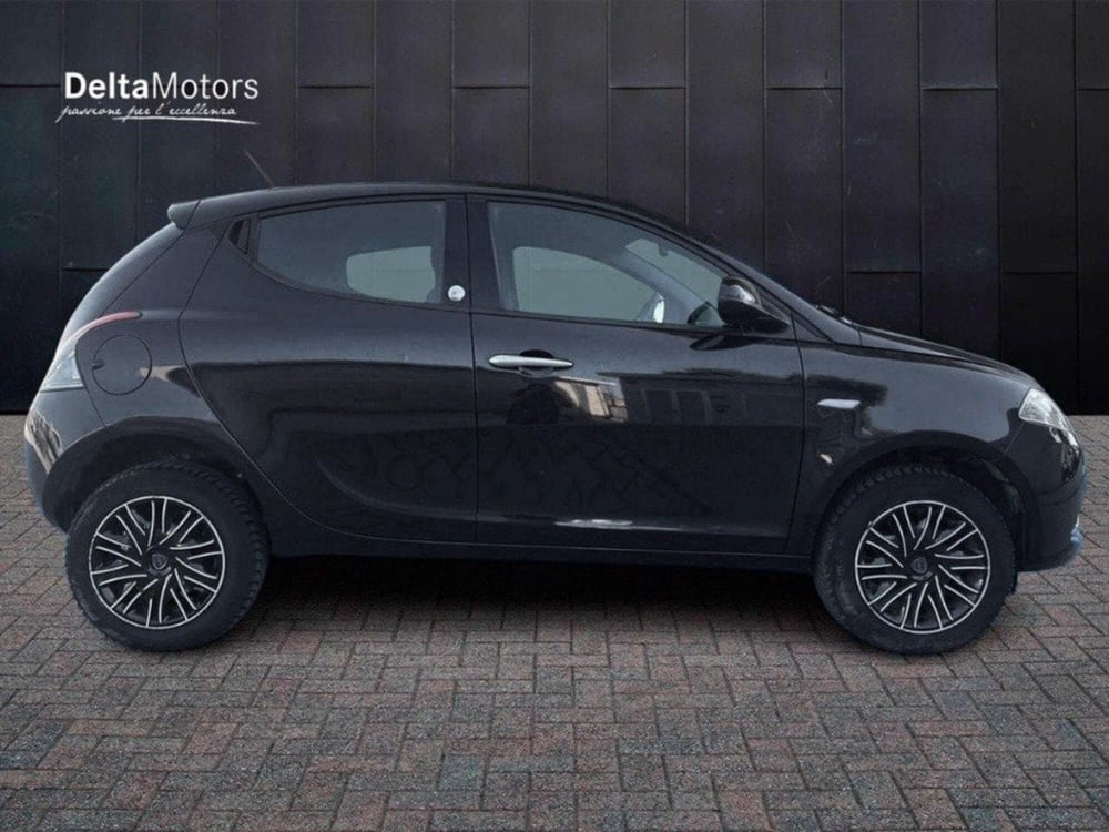 Lancia Ypsilon usata a Macerata (3)